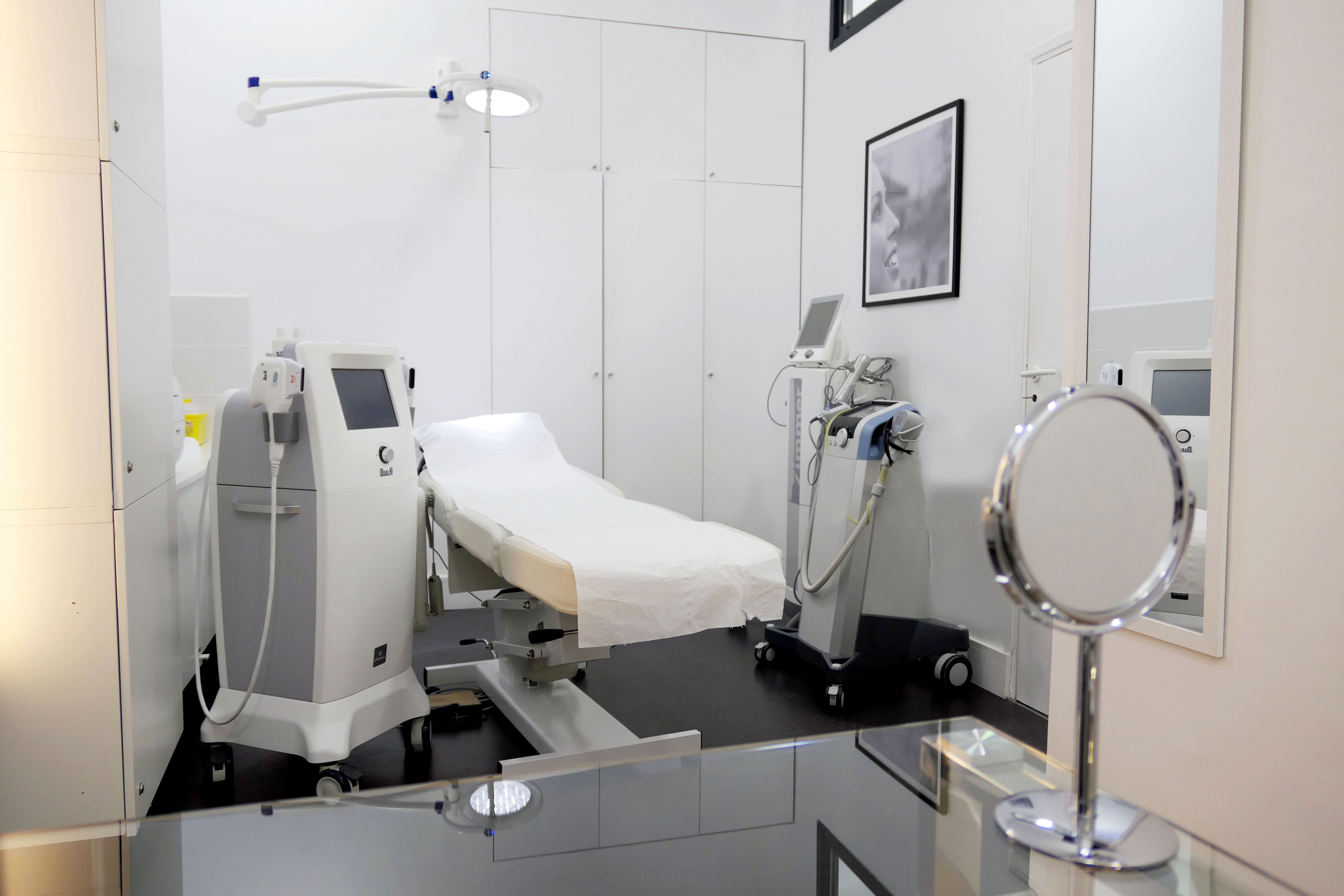 Salle de soins Ultrasons, Cryolipolyse et Plexr du Dr Laurent Dumas